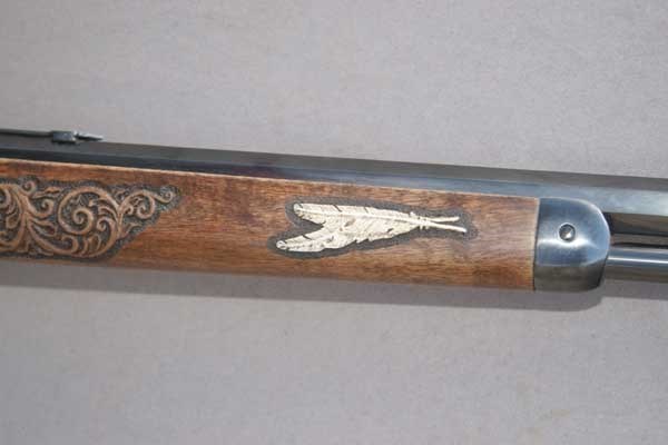 CURSO DE ENTALHE E INCRUSTAÇÃO EM CORONHAS E MADEIRAS.